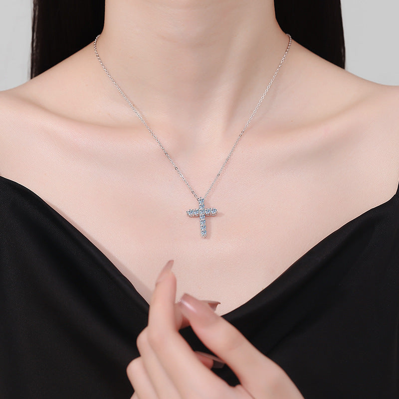 cross necklace with moissanite